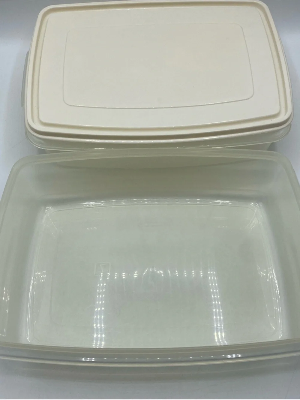 2 Vintage Rubbermaid Servin Saver #7 Rectangle 17 Cup 0006 Sheer & 1 Almond Lid